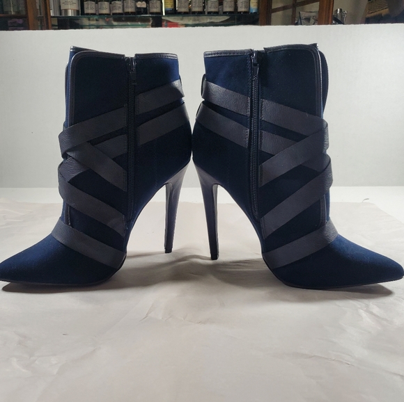 Strapped Botties in Navy Blue, size 9 - Picture 2 of 6